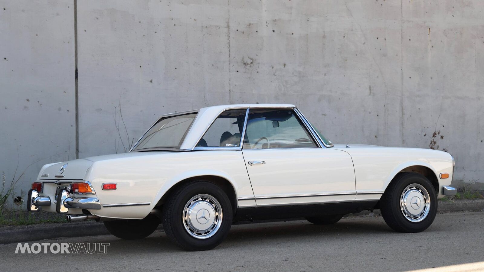 Mercedes-Benz-SL-Class-1969-Convertible-22