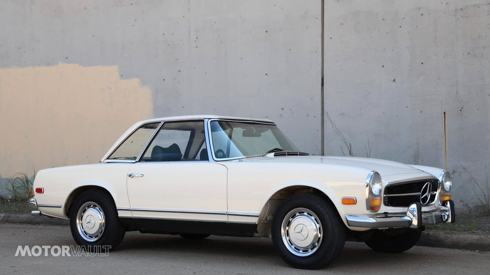 Mercedes-Benz-SL-Class-1969-Convertible-26