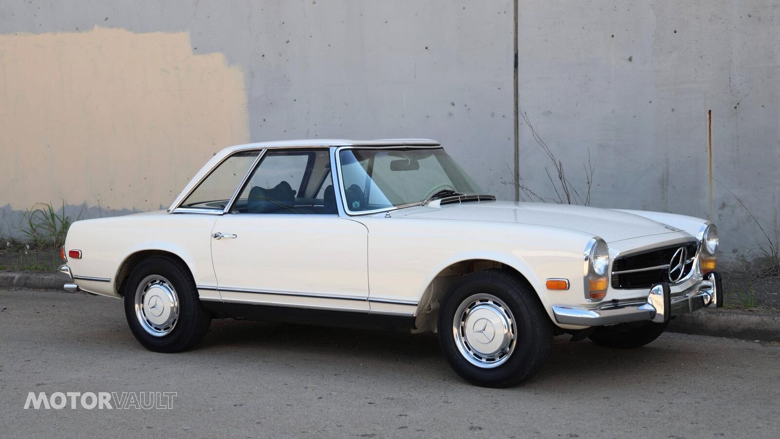 Mercedes-Benz-SL-Class-1969-Convertible-27