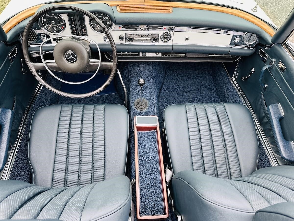 Mercedes-Benz-SL-Class-1969-Convertible-34