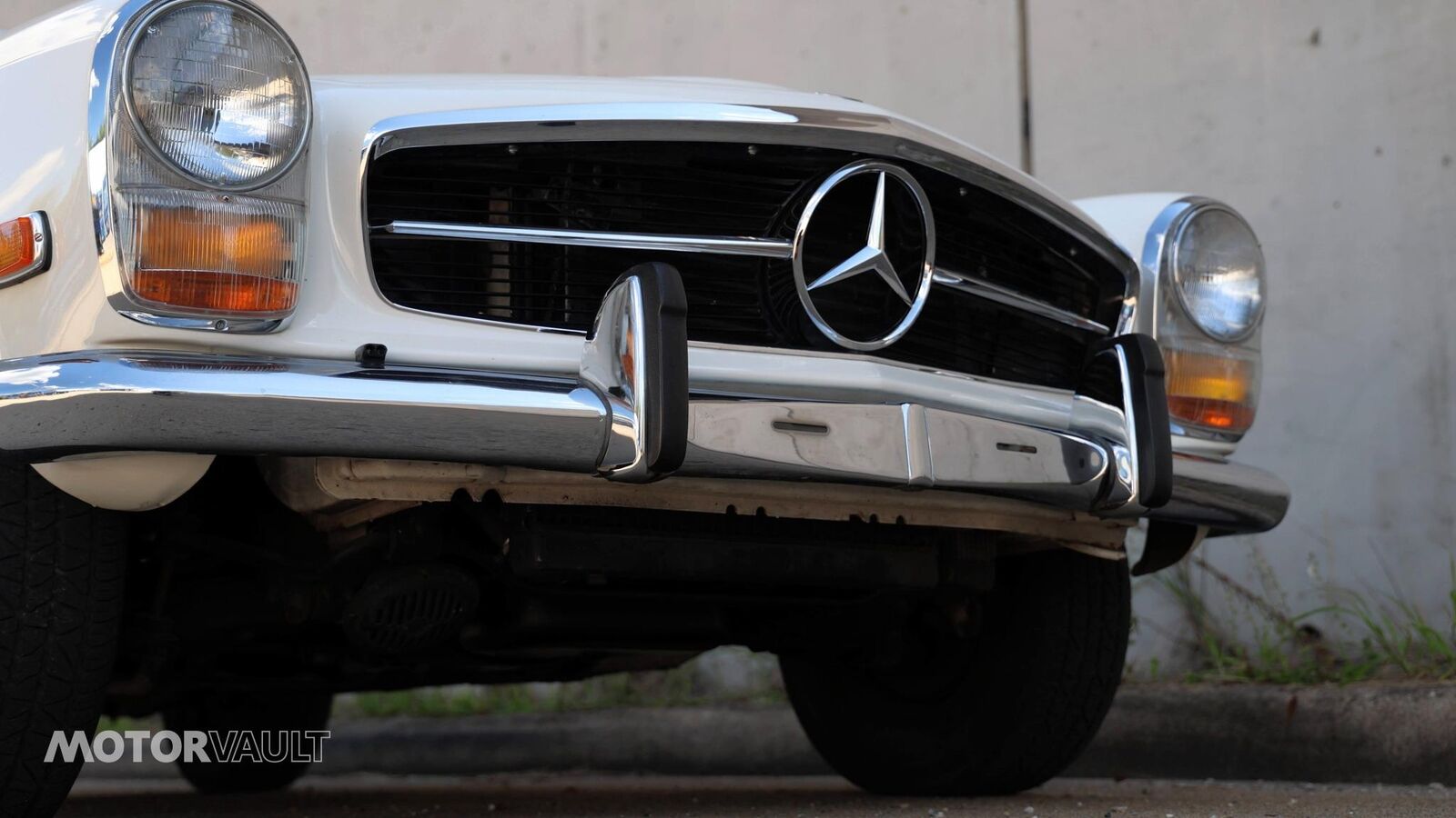 Mercedes-Benz-SL-Class-1969-Convertible-36