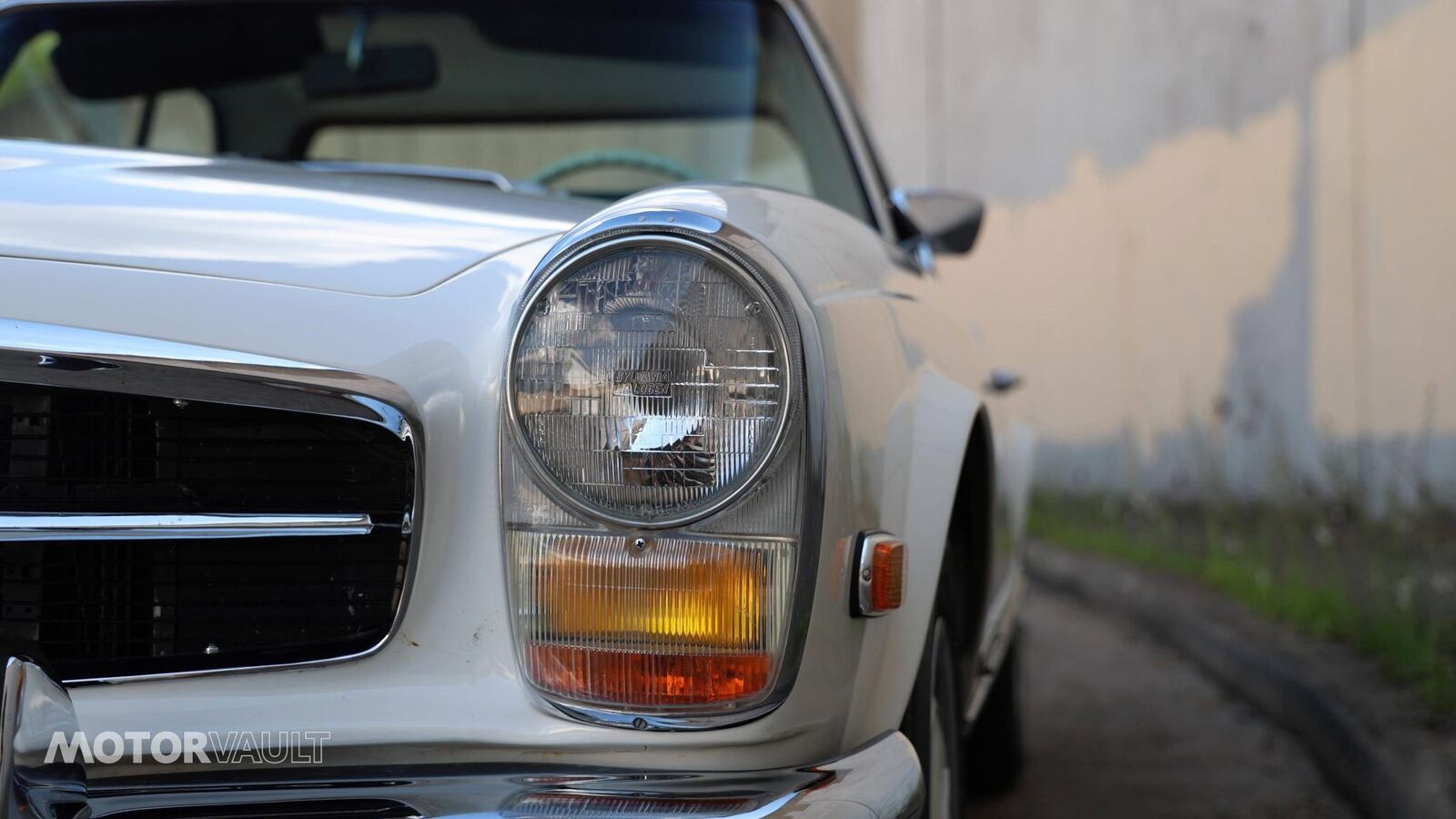 Mercedes-Benz-SL-Class-1969-Convertible-38
