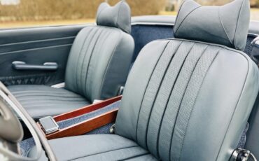 Mercedes-Benz-SL-Class-1969-Convertible-39