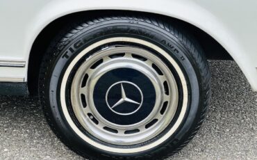 Mercedes-Benz-SL-Class-1969-Convertible-5