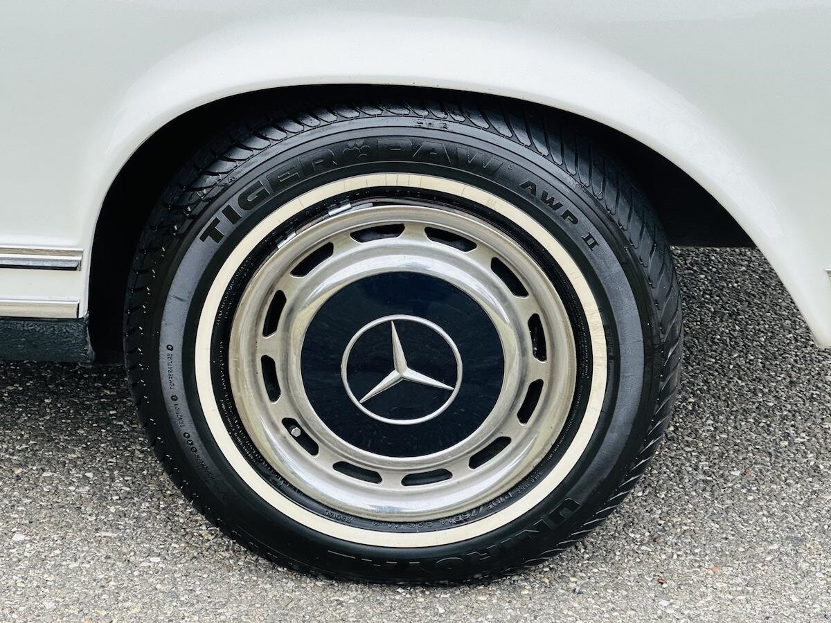 Mercedes-Benz-SL-Class-1969-Convertible-5