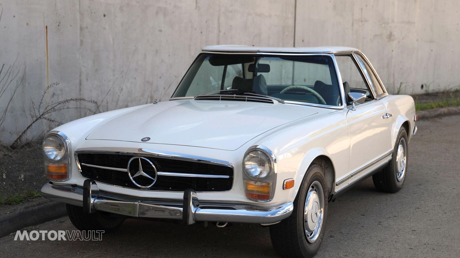 Mercedes-Benz-SL-Class-1969-Convertible-5
