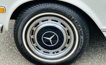 Mercedes-Benz-SL-Class-1969-Convertible-6