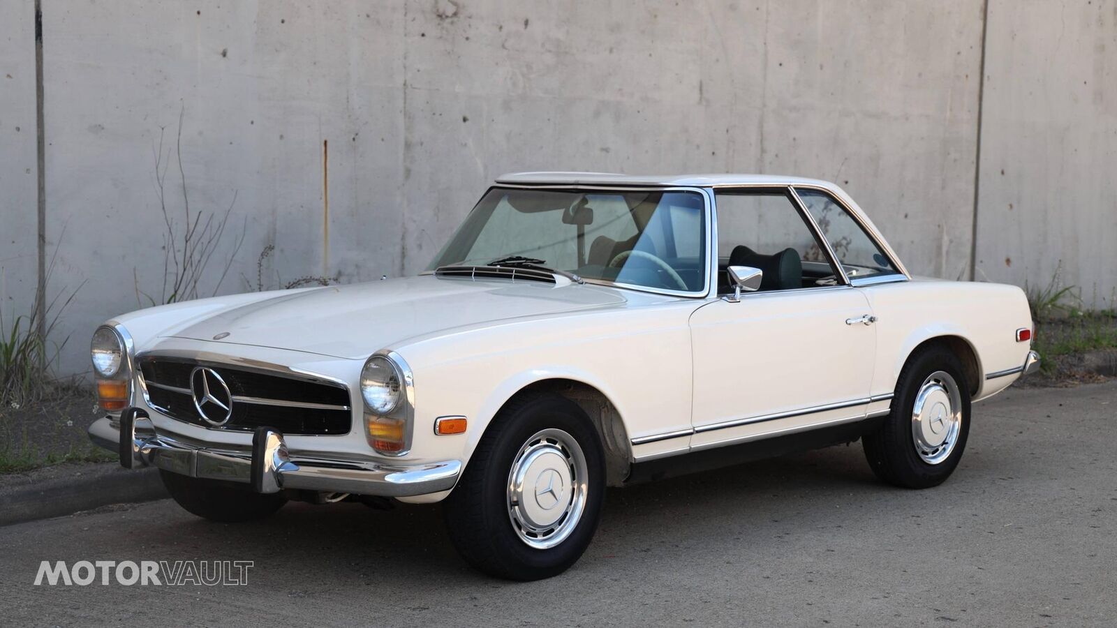 Mercedes-Benz-SL-Class-1969-Convertible-6