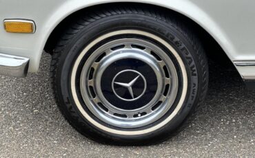 Mercedes-Benz-SL-Class-1969-Convertible-7