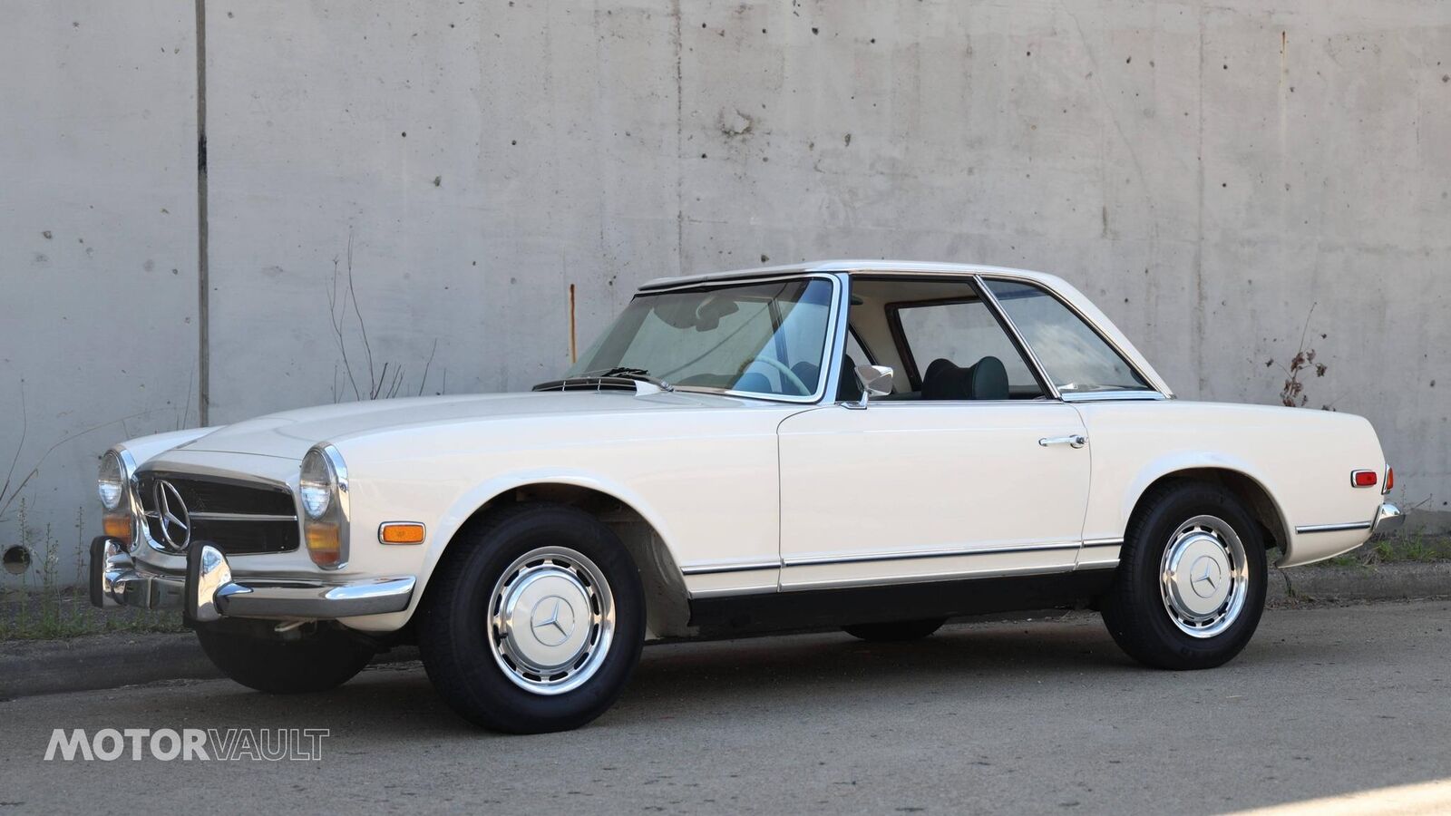 Mercedes-Benz-SL-Class-1969-Convertible-7
