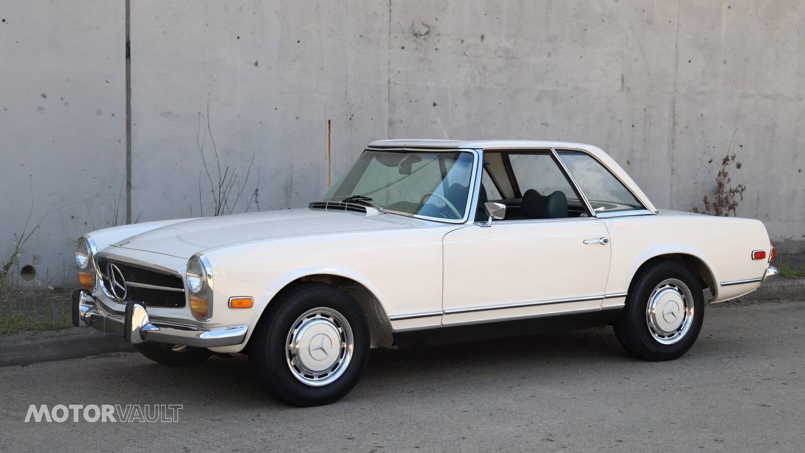 Mercedes-Benz-SL-Class-1969-Convertible-8