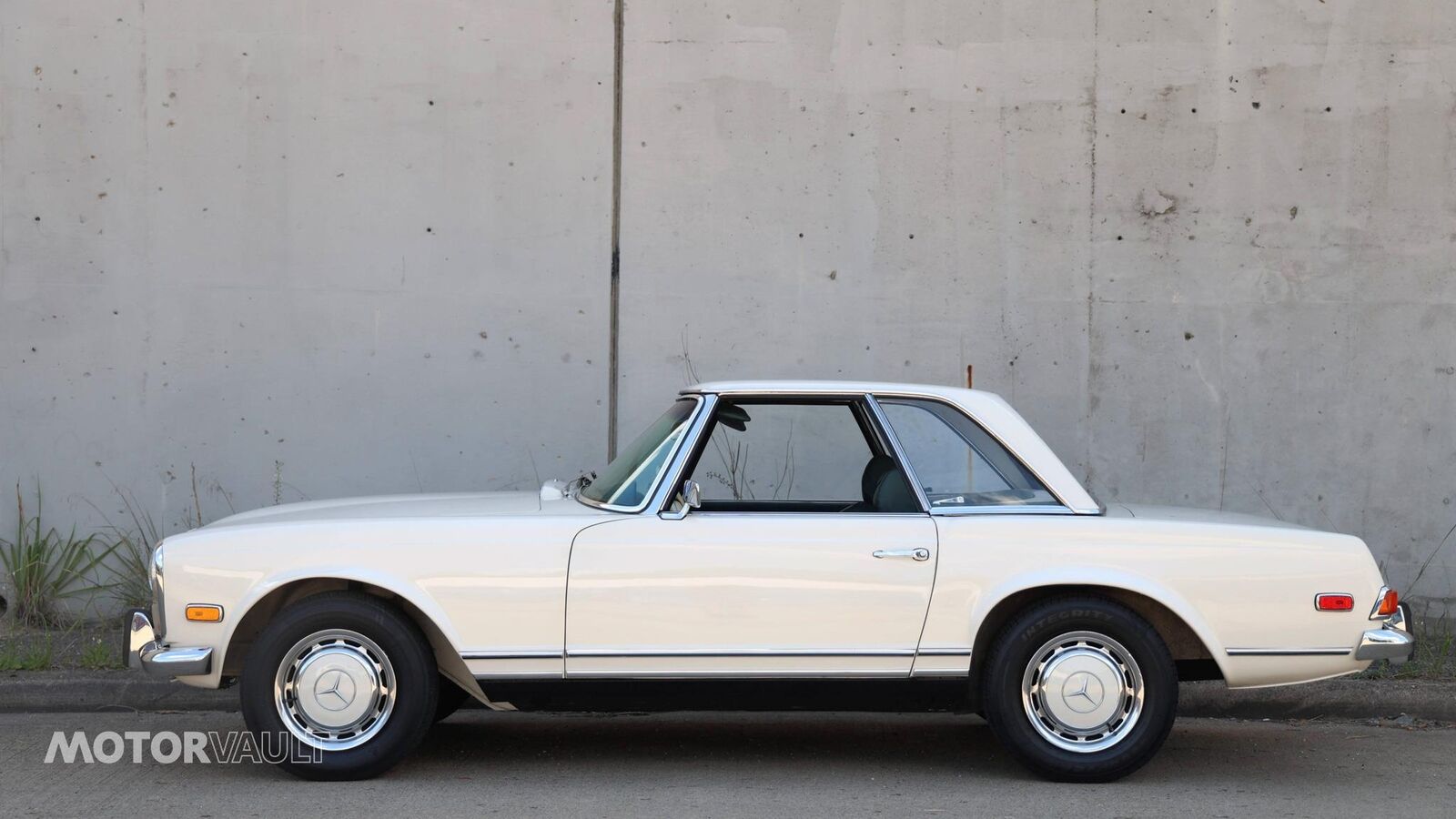 Mercedes-Benz-SL-Class-1969-Convertible-9