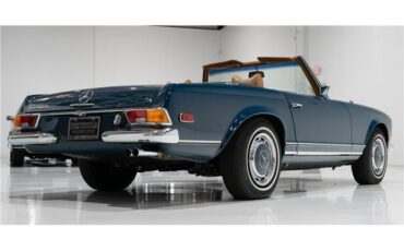 Mercedes-Benz-SL-Class-1970-Roadster-13