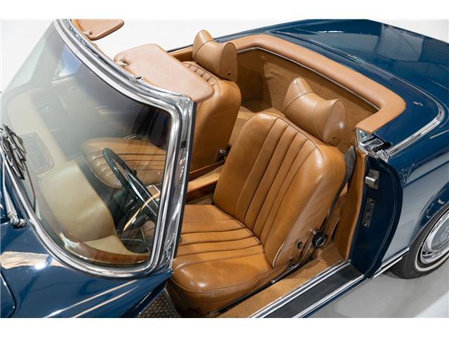 Mercedes-Benz-SL-Class-1970-Roadster-18