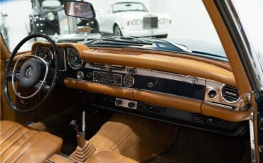 Mercedes-Benz-SL-Class-1970-Roadster-19