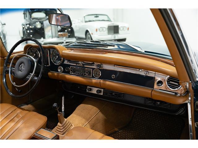 Mercedes-Benz-SL-Class-1970-Roadster-19