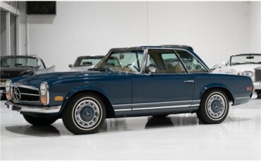 Mercedes-Benz-SL-Class-1970-Roadster-2
