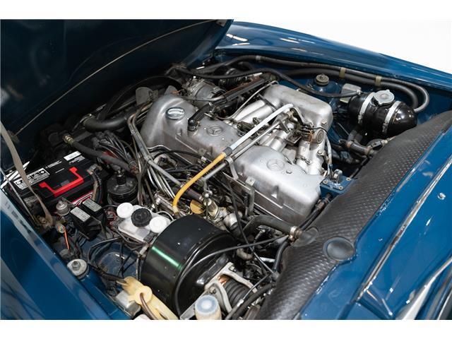 Mercedes-Benz-SL-Class-1970-Roadster-22