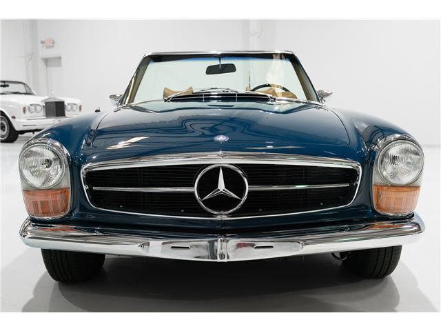 Mercedes-Benz-SL-Class-1970-Roadster-4