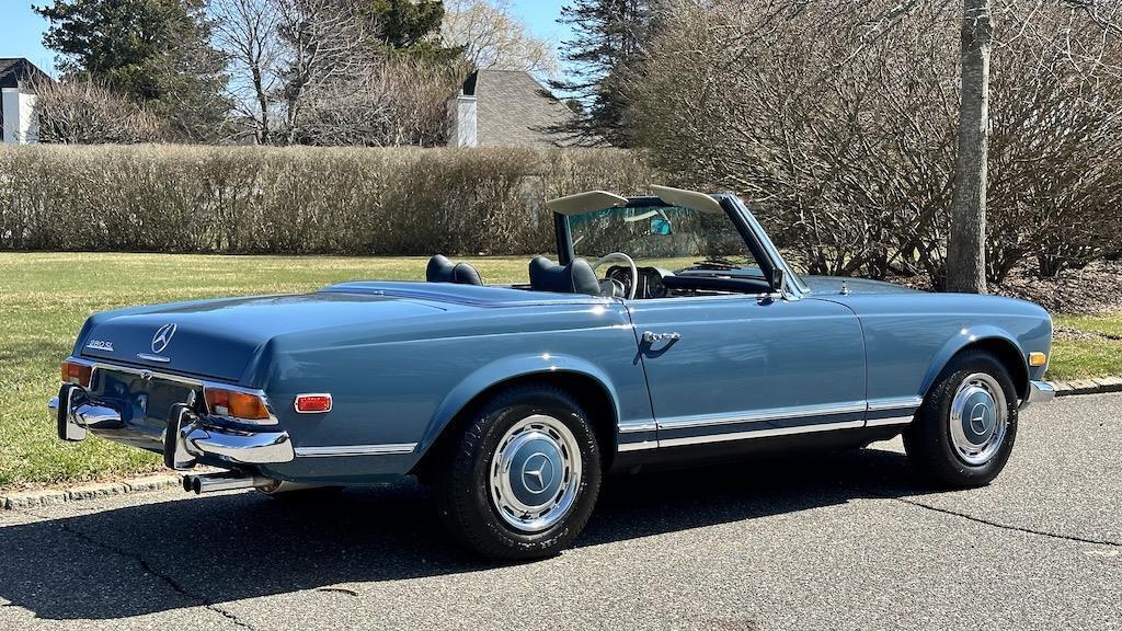 Mercedes-Benz-SL-Class-1971-Convertible-17