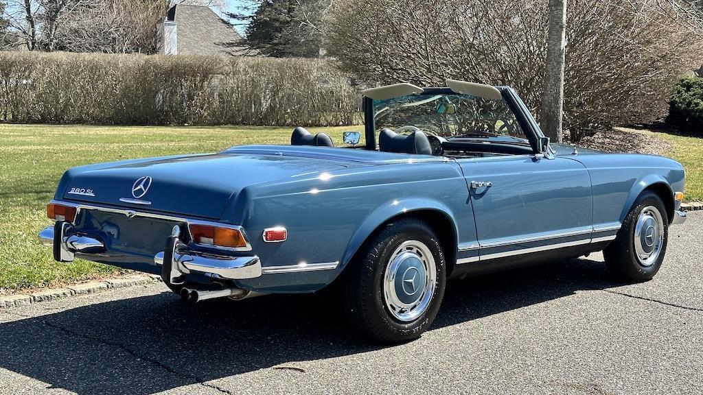Mercedes-Benz-SL-Class-1971-Convertible-18