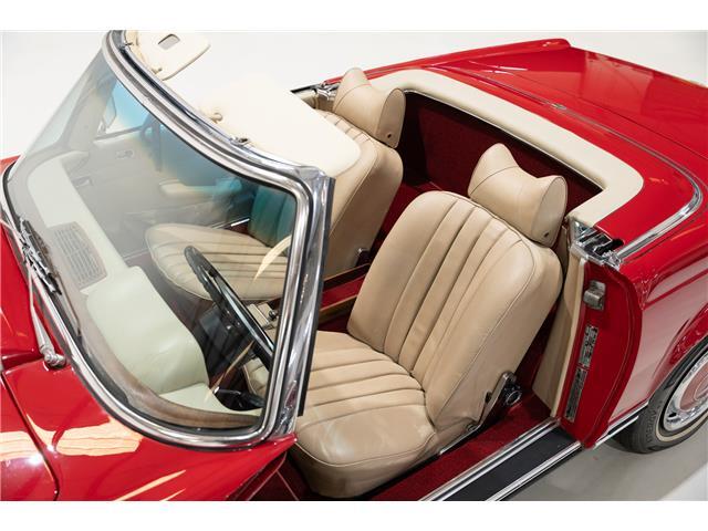 Mercedes-Benz-SL-Class-1971-Convertible-19