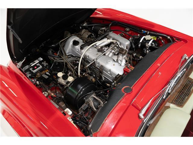 Mercedes-Benz-SL-Class-1971-Convertible-21