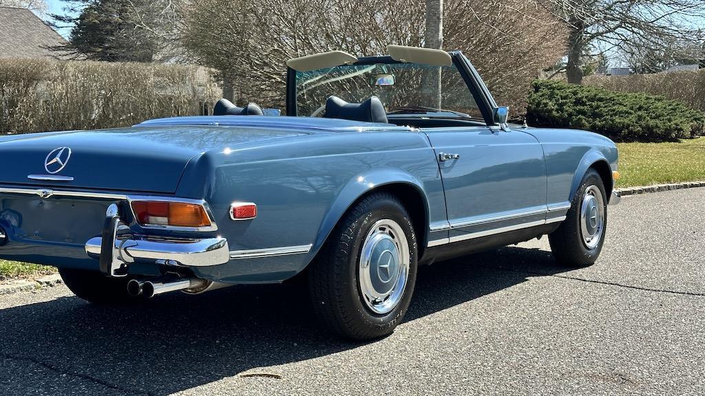 Mercedes-Benz-SL-Class-1971-Convertible-22