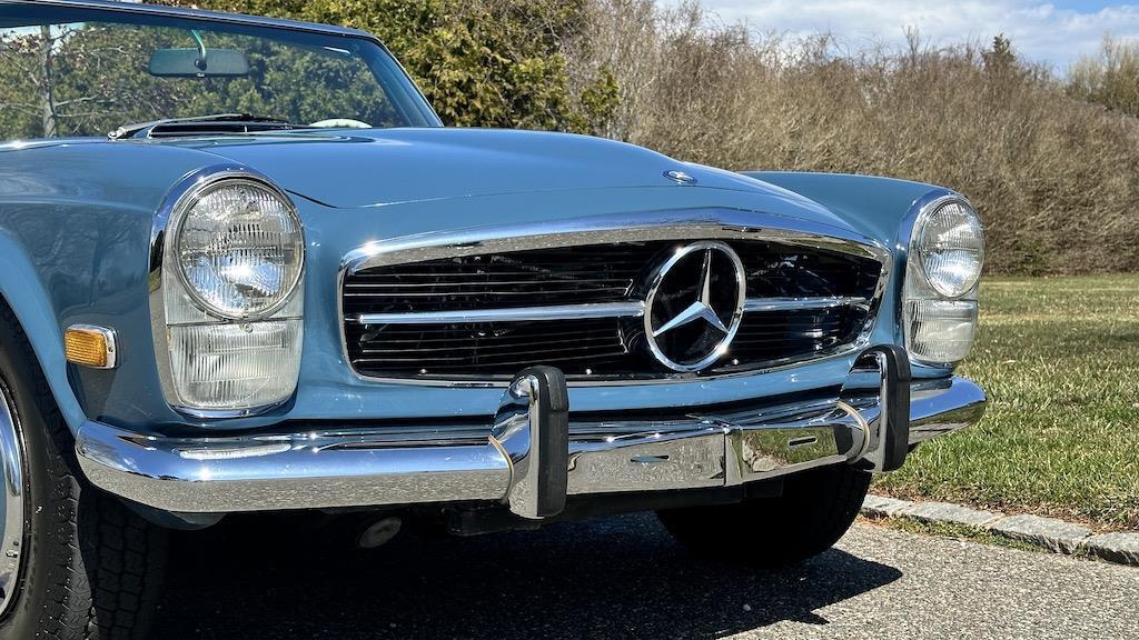 Mercedes-Benz-SL-Class-1971-Convertible-23