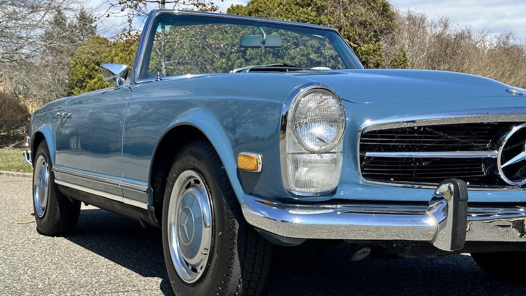 Mercedes-Benz-SL-Class-1971-Convertible-24