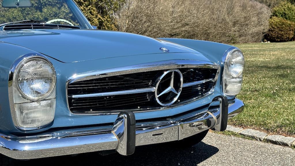 Mercedes-Benz-SL-Class-1971-Convertible-25