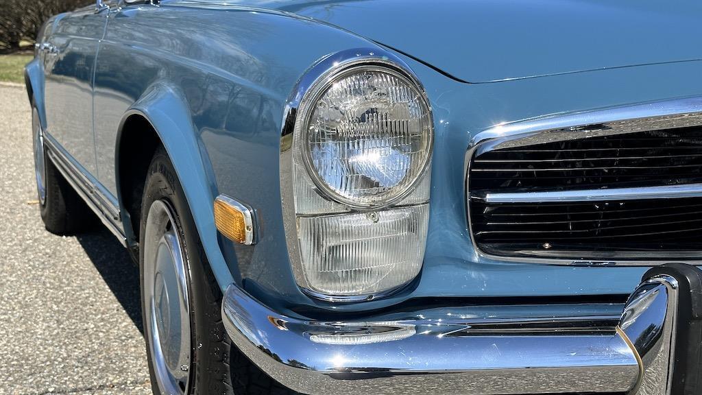 Mercedes-Benz-SL-Class-1971-Convertible-27