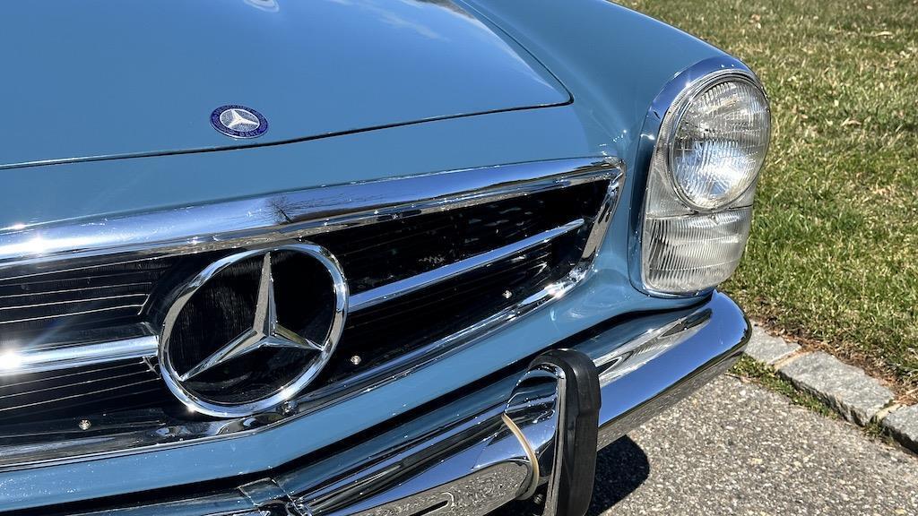 Mercedes-Benz-SL-Class-1971-Convertible-28