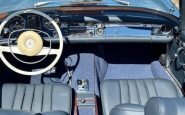Mercedes-Benz-SL-Class-1971-Convertible-3