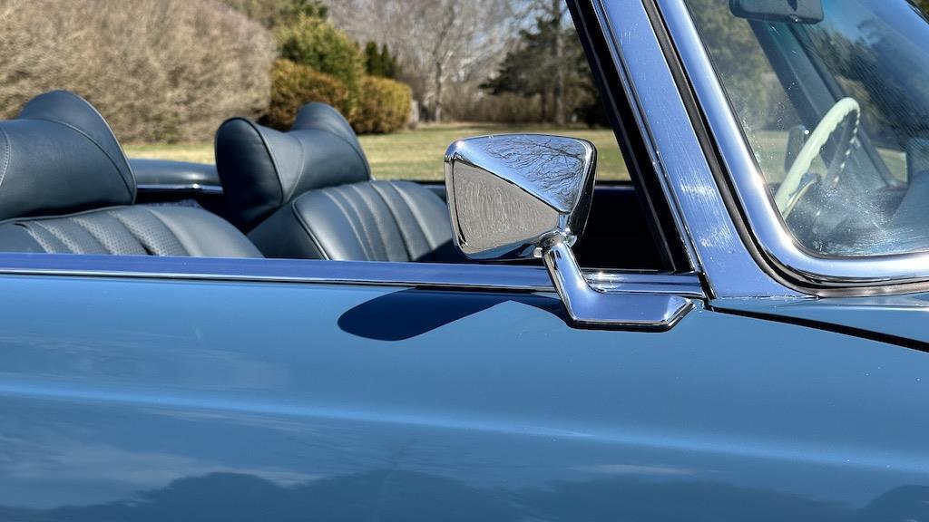 Mercedes-Benz-SL-Class-1971-Convertible-34