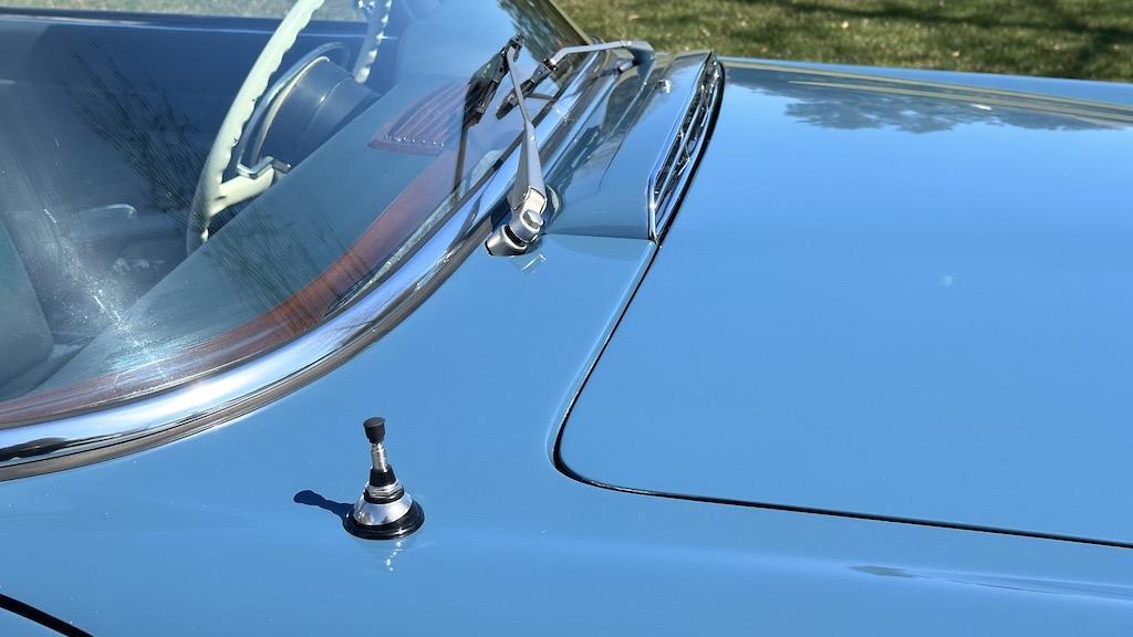 Mercedes-Benz-SL-Class-1971-Convertible-35