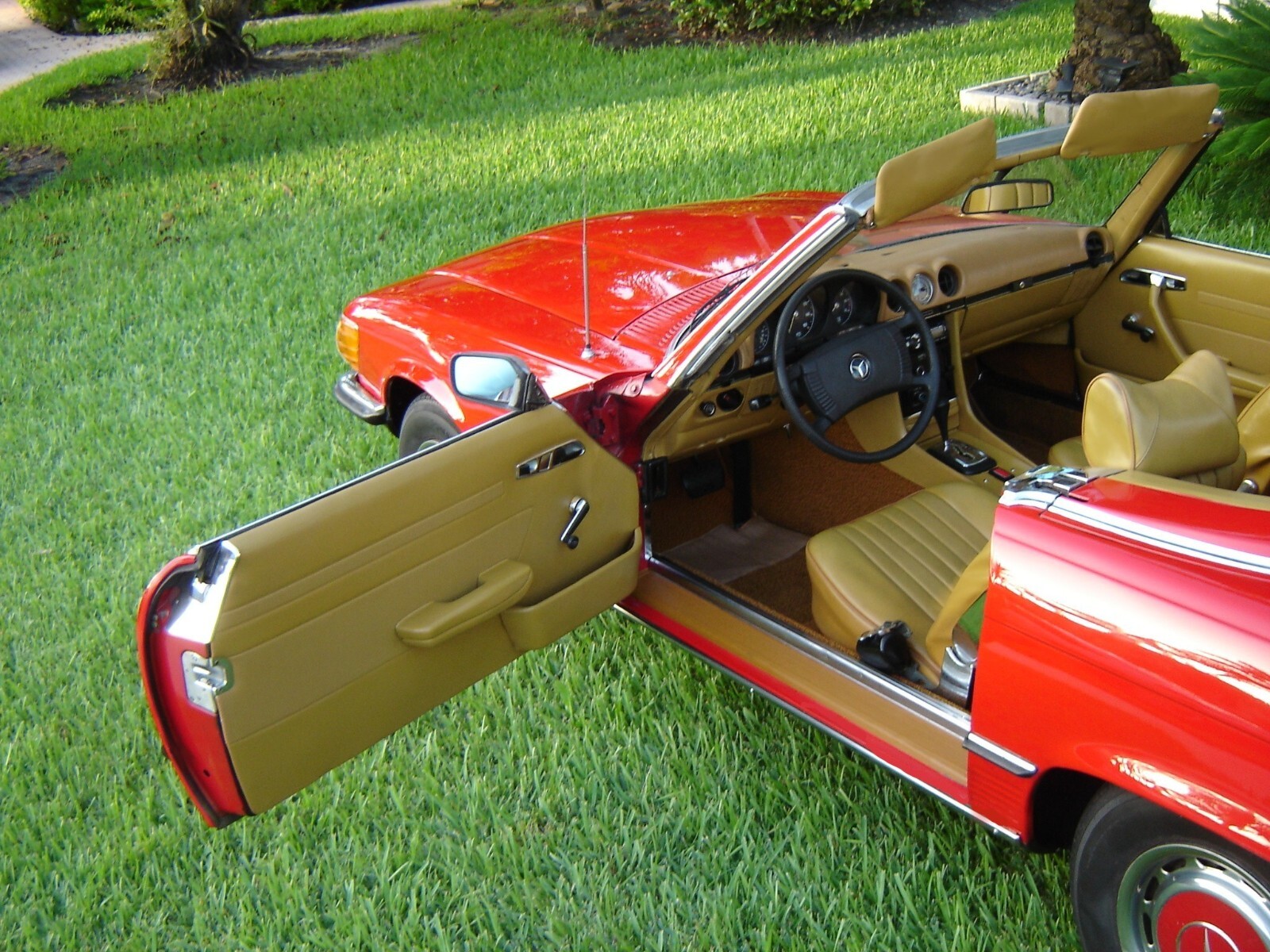 Mercedes-Benz-SL-Class-1972-Convertible-10