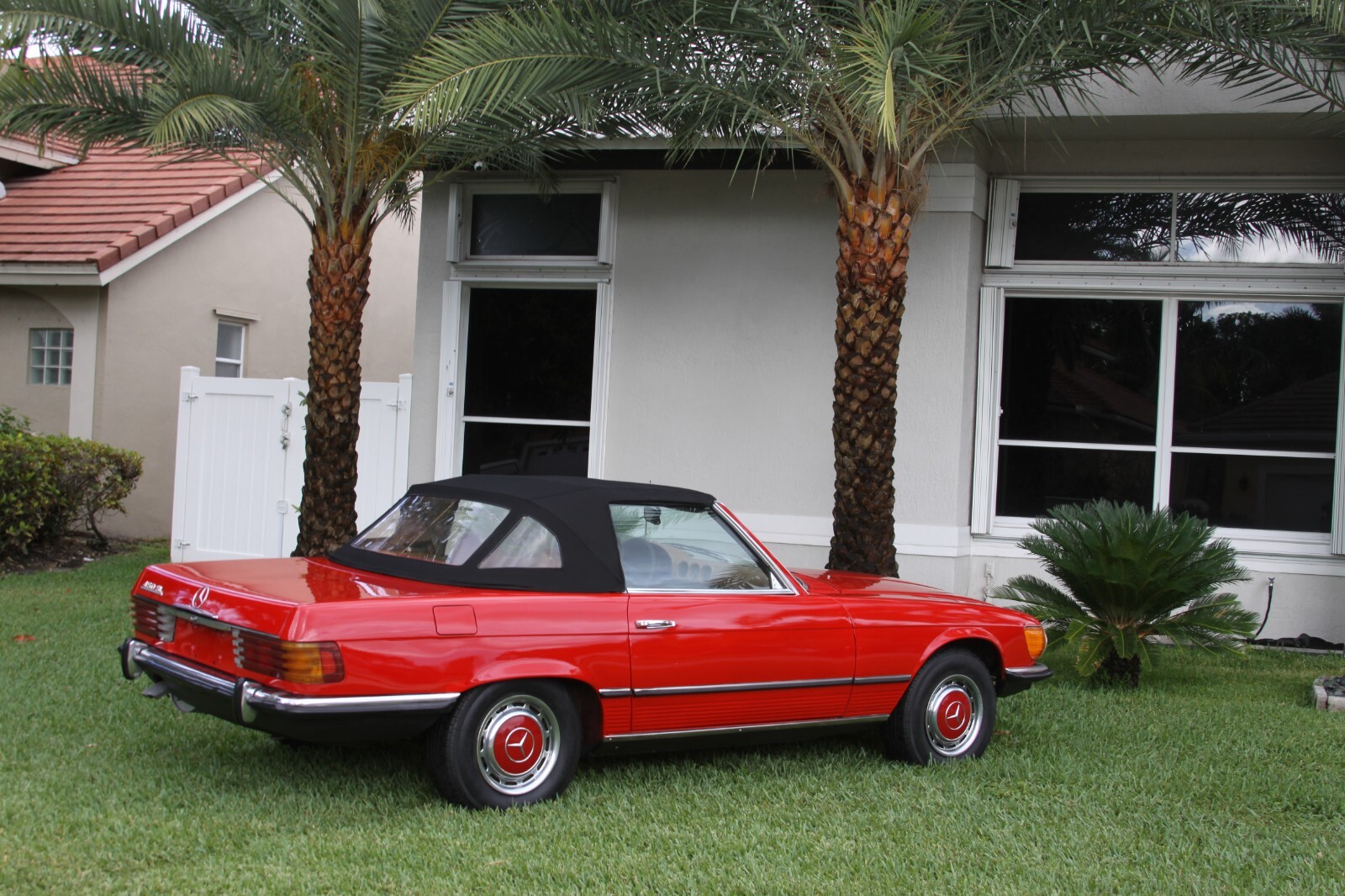 Mercedes-Benz-SL-Class-1972-Convertible-11