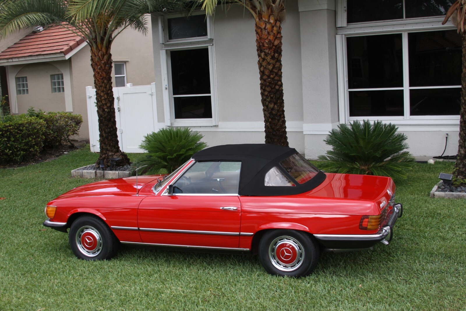Mercedes-Benz-SL-Class-1972-Convertible-14