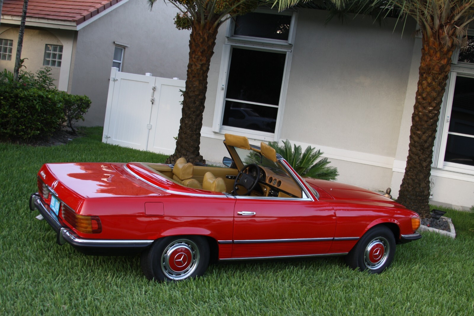 Mercedes-Benz-SL-Class-1972-Convertible-3