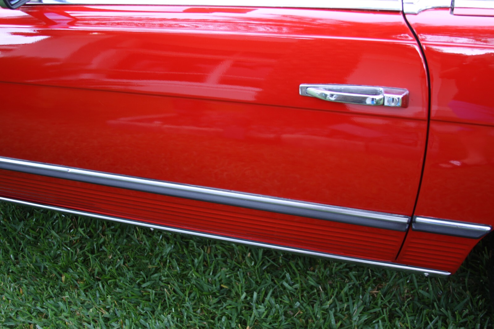 Mercedes-Benz-SL-Class-1972-Convertible-36