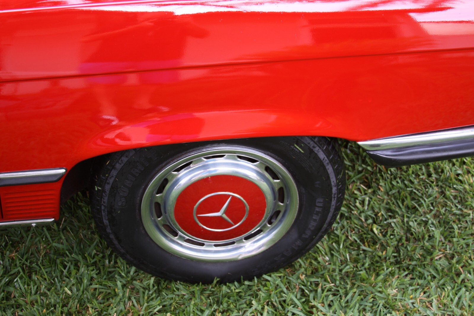 Mercedes-Benz-SL-Class-1972-Convertible-38