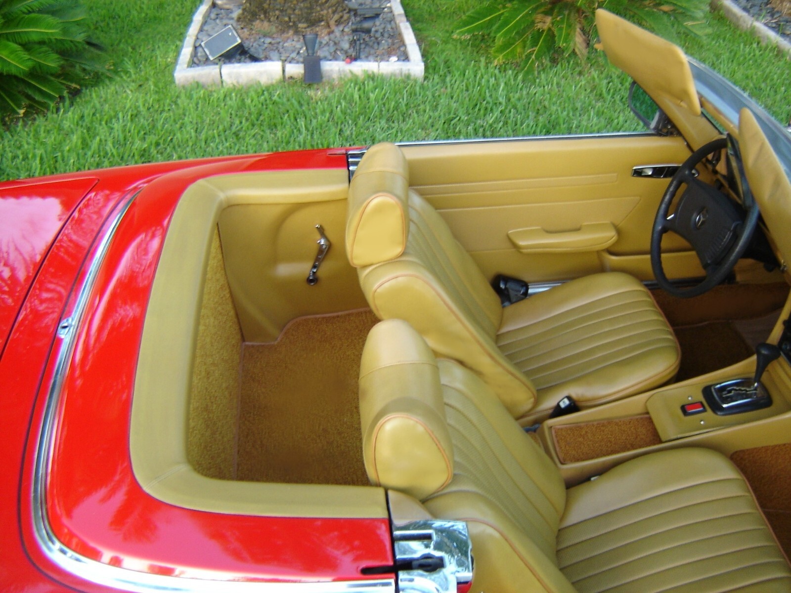 Mercedes-Benz-SL-Class-1972-Convertible-5
