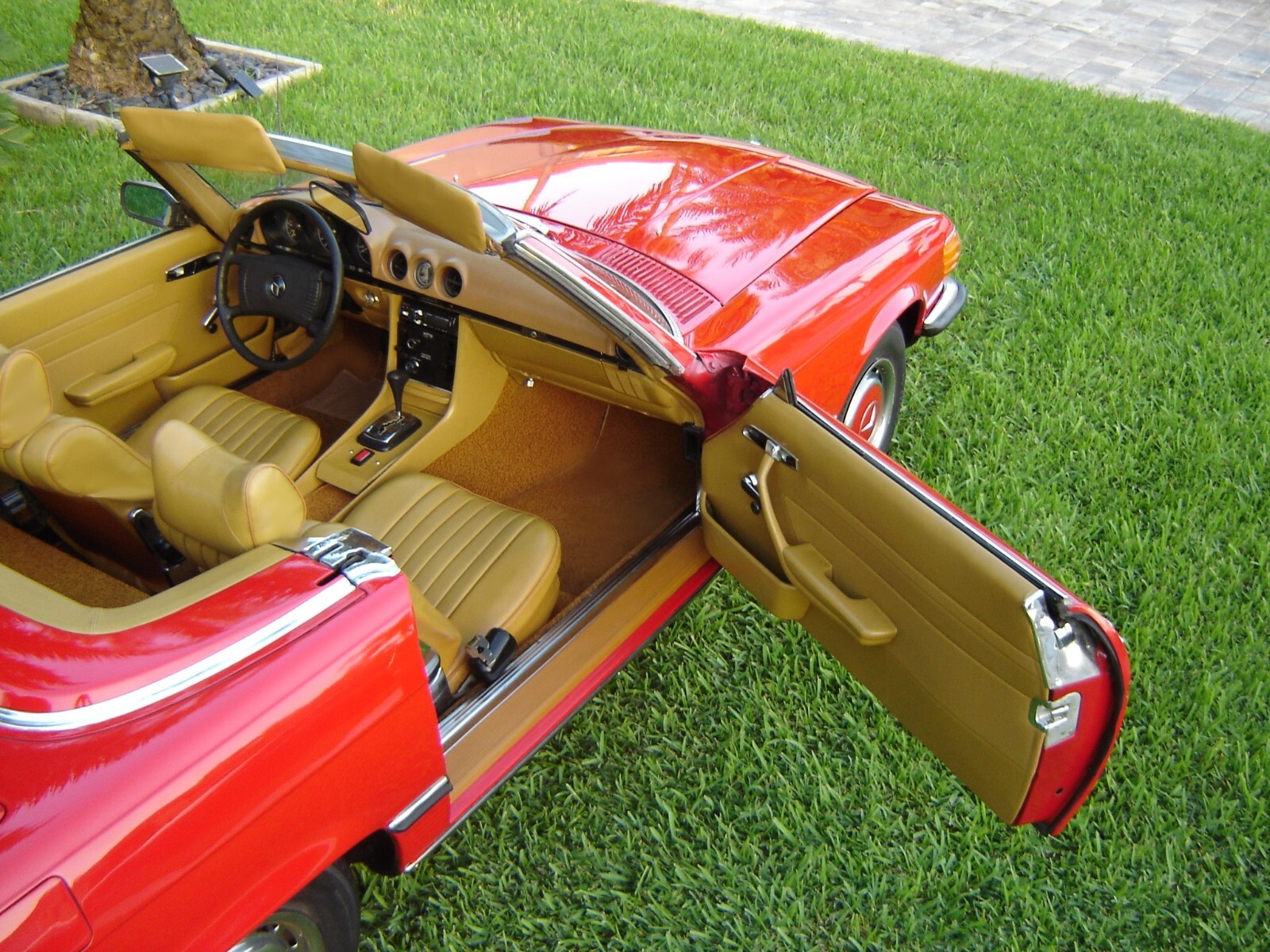 Mercedes-Benz-SL-Class-1972-Convertible-6