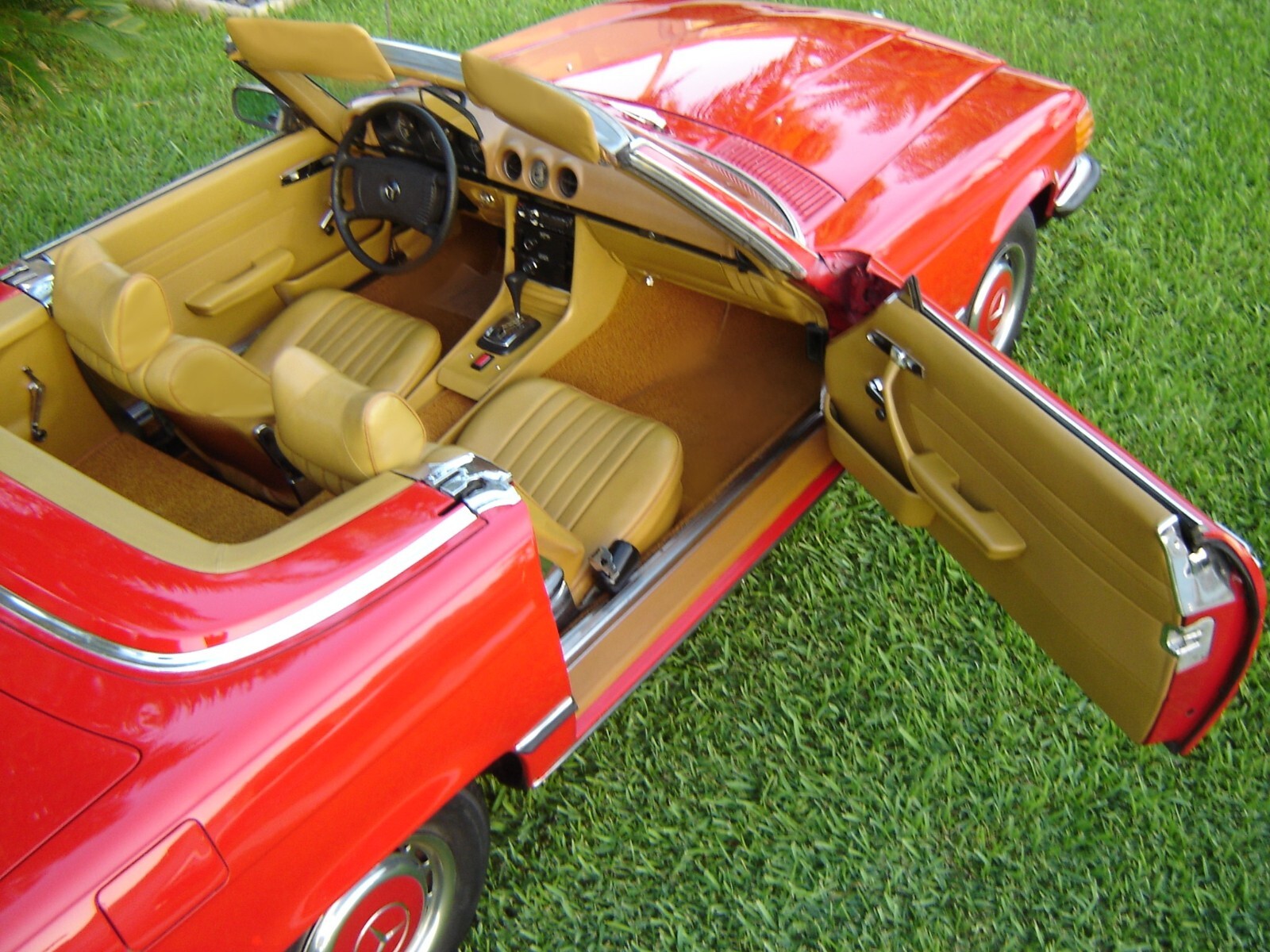 Mercedes-Benz-SL-Class-1972-Convertible-7