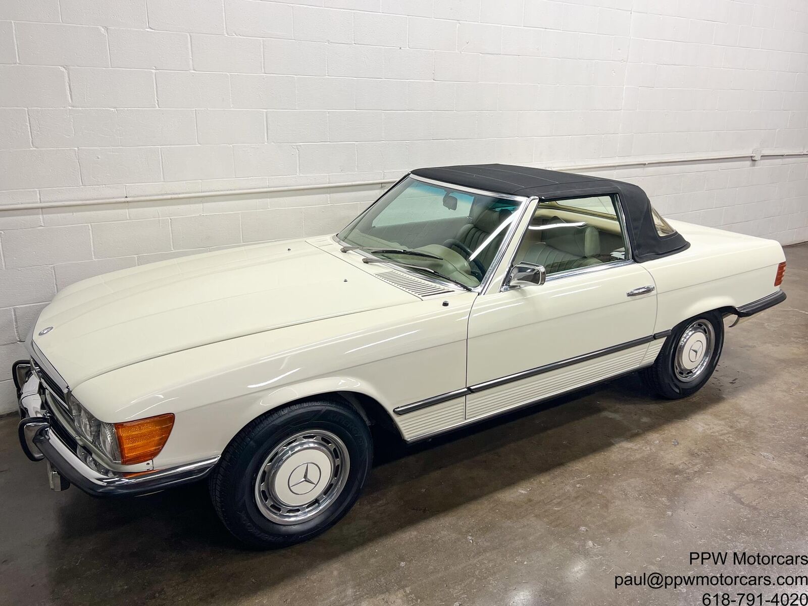 Mercedes-Benz-SL-Class-1973-Convertible-10