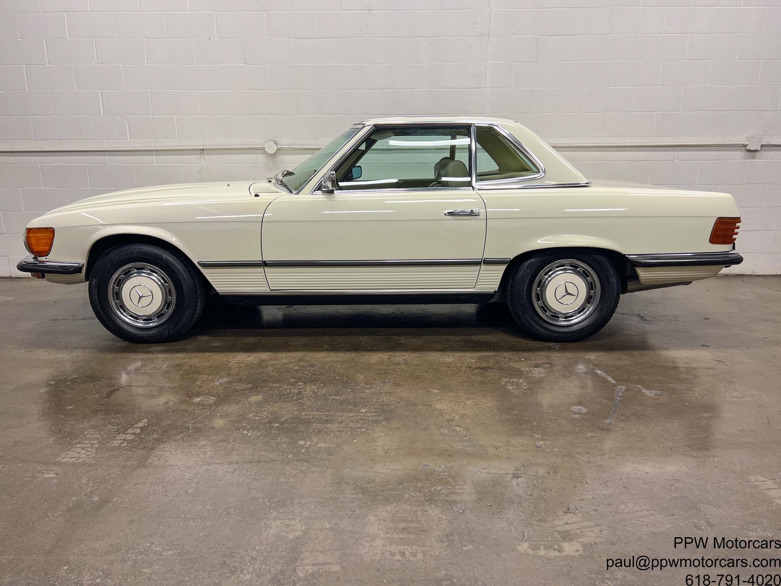 Mercedes-Benz-SL-Class-1973-Convertible-12