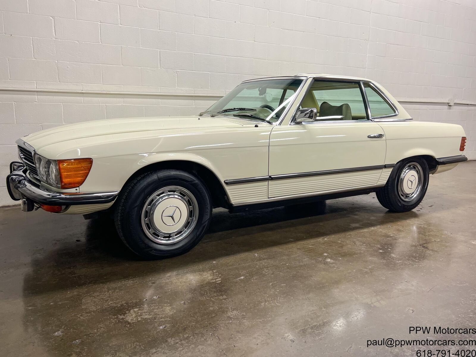Mercedes-Benz-SL-Class-1973-Convertible-13