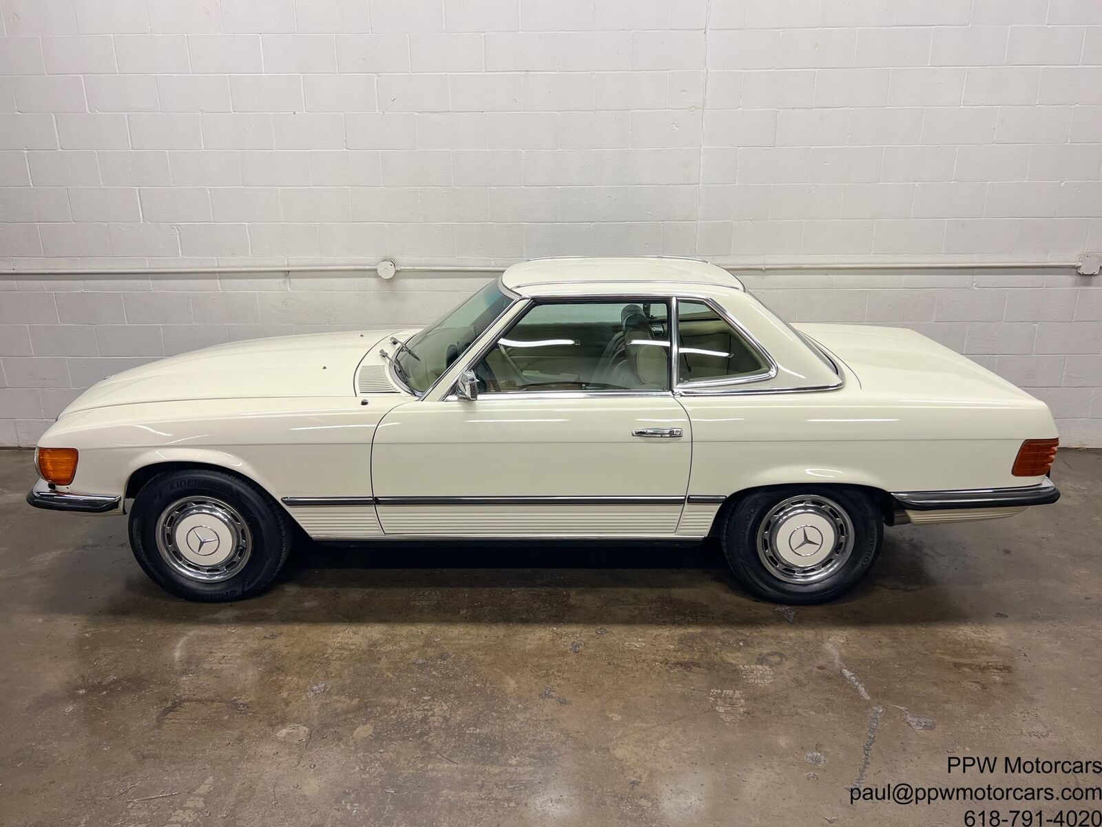 Mercedes-Benz-SL-Class-1973-Convertible-15