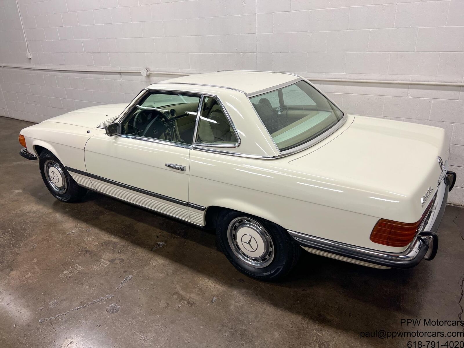 Mercedes-Benz-SL-Class-1973-Convertible-17